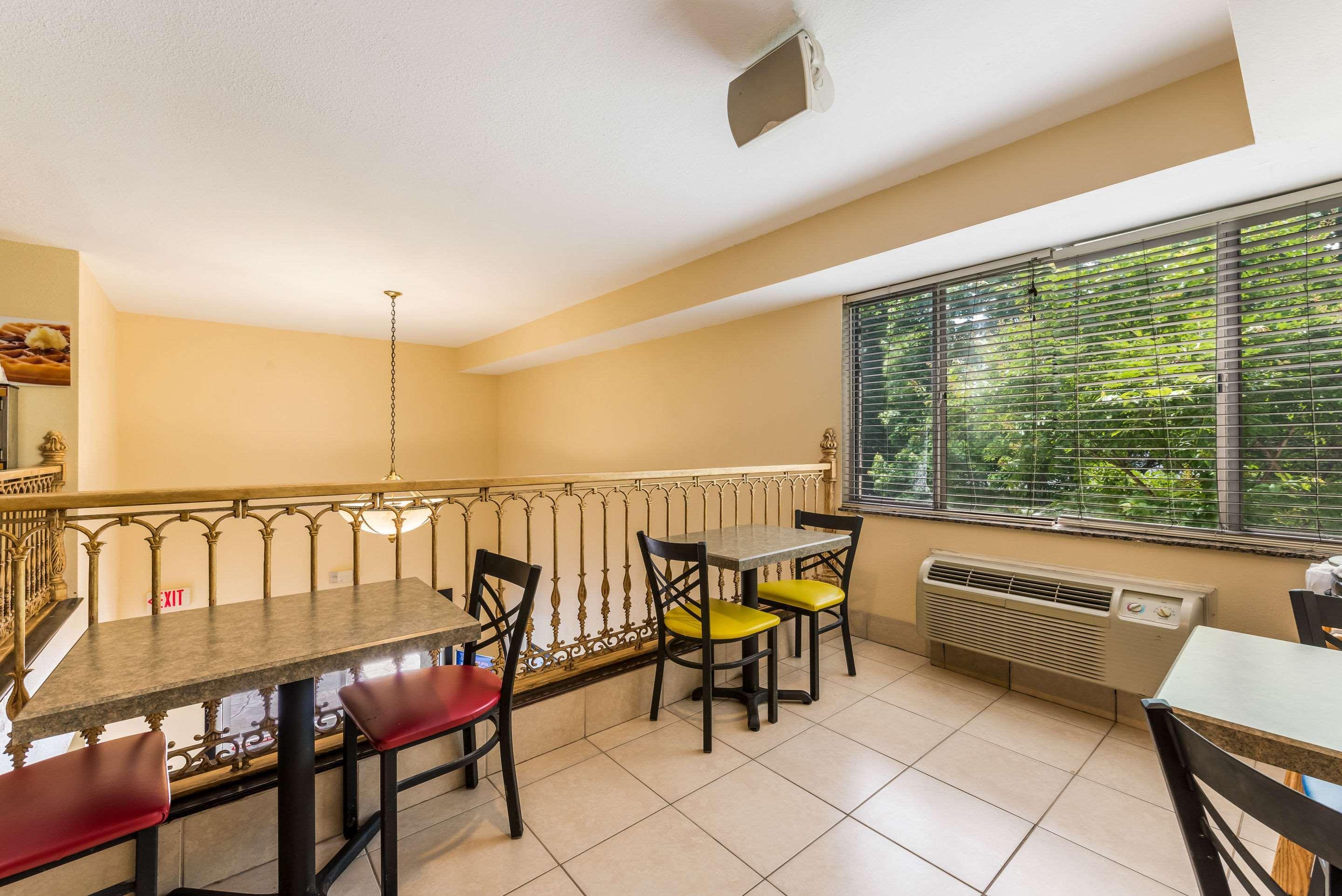 Quality Inn Huntersville Near Lake Norman Exterior foto
