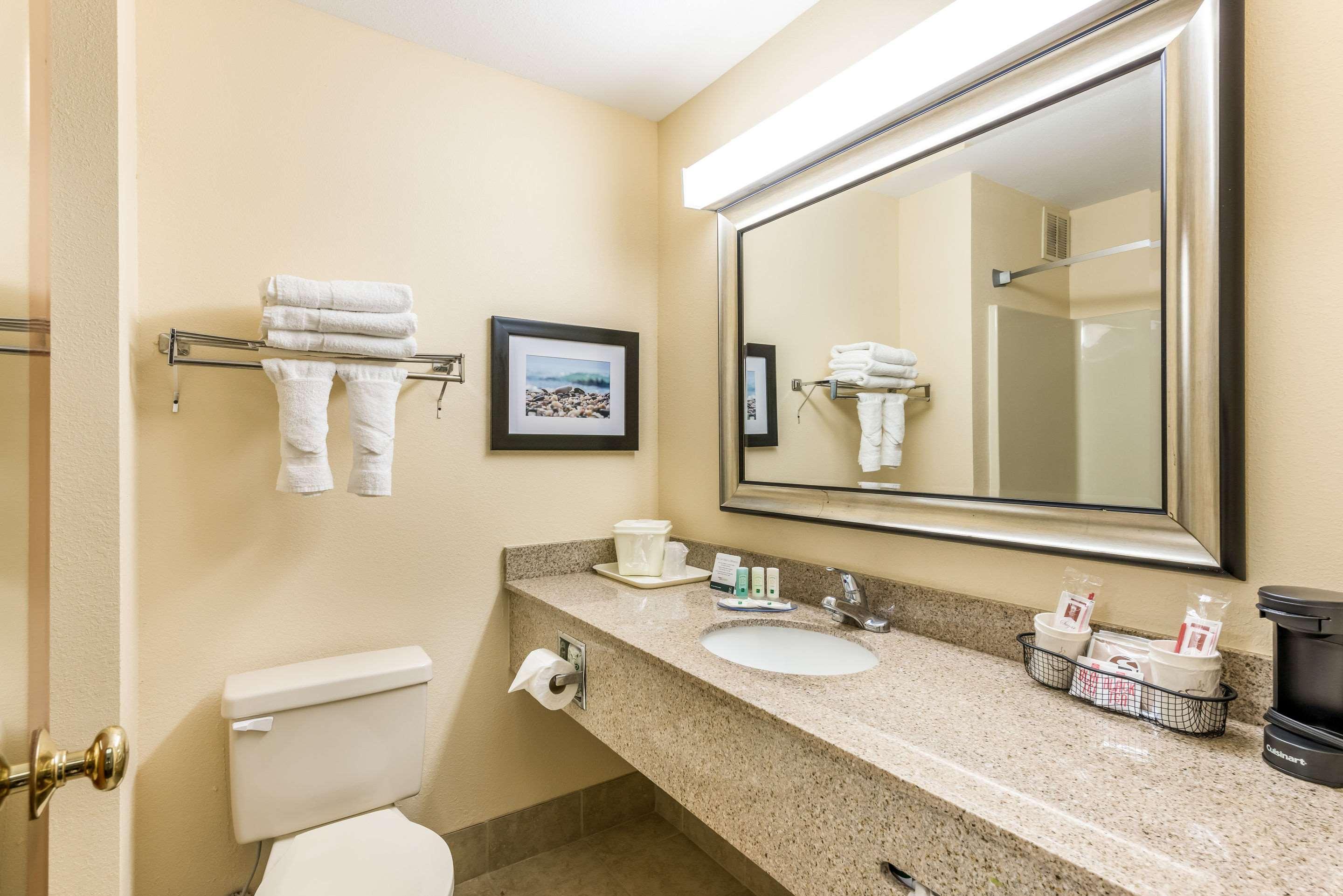 Quality Inn Huntersville Near Lake Norman Exterior foto