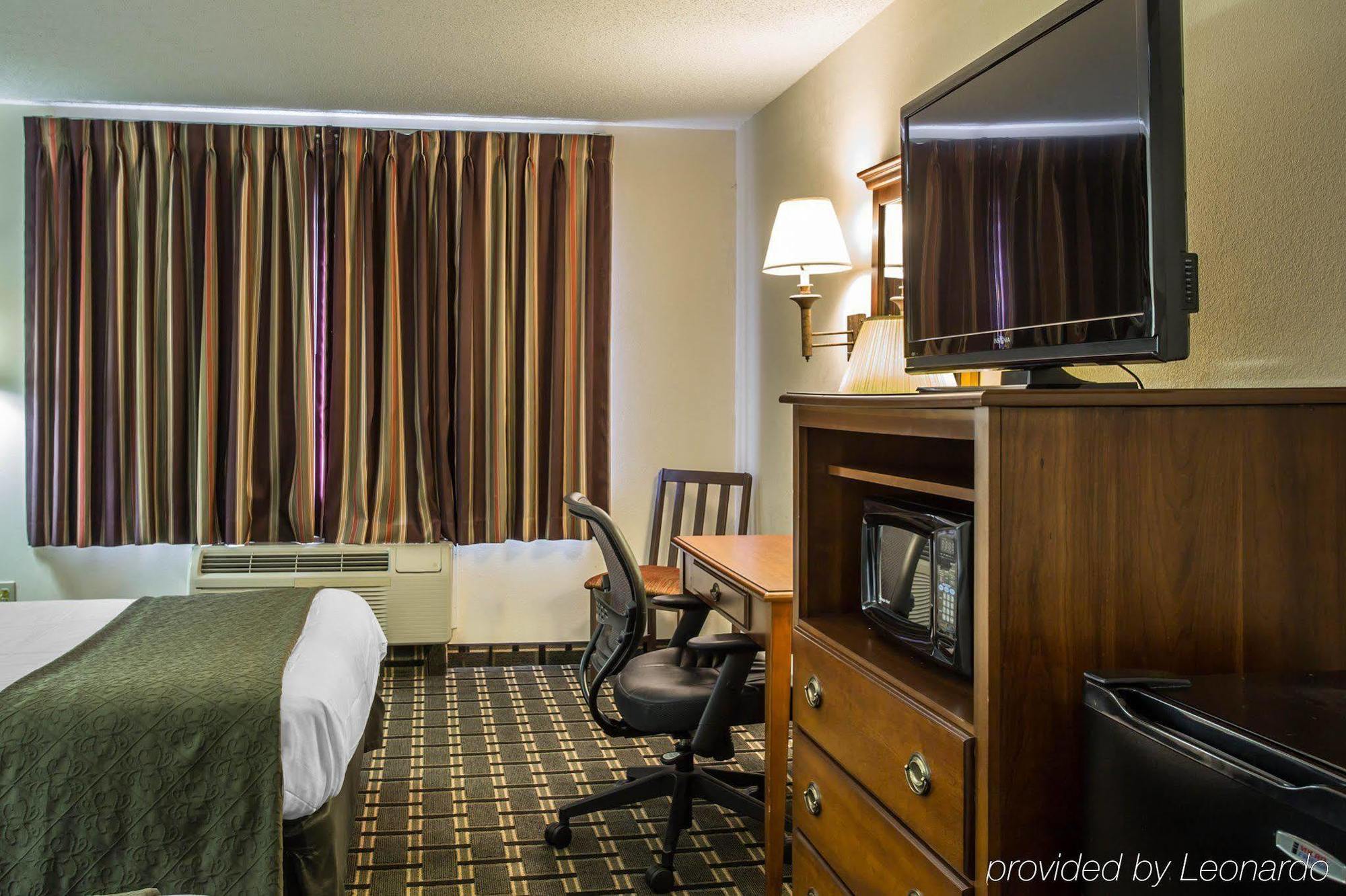 Quality Inn Huntersville Near Lake Norman Exterior foto