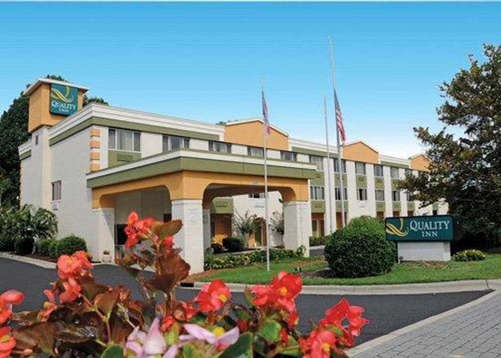 Quality Inn Huntersville Near Lake Norman Exterior foto